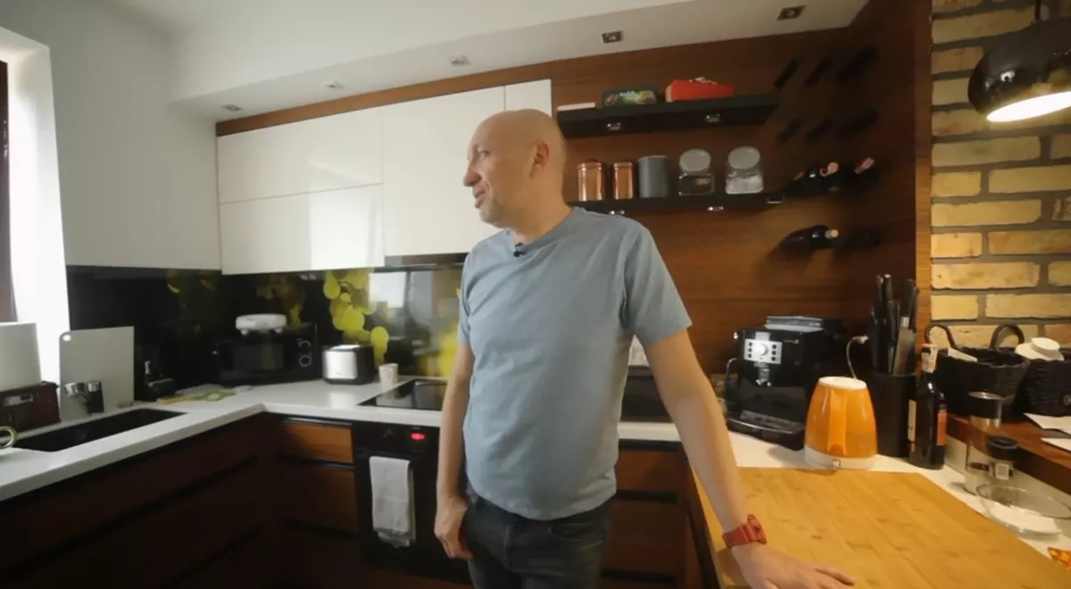 To nieprawdopodobne co gwiazdor disco polo trzyma w garażu! Artysta zdradził jak mieszka! Kipi LUKSUSUSEM?! 